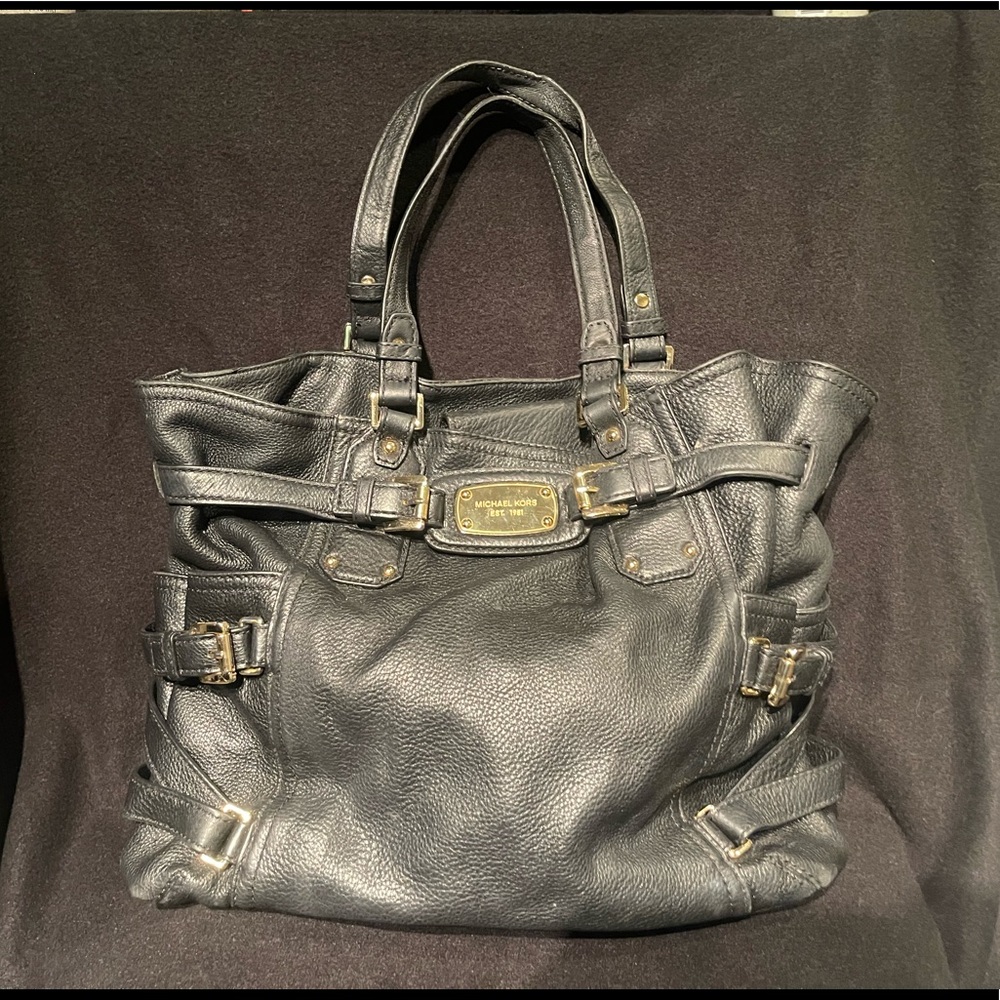 Black Michael Kors shoulder bag